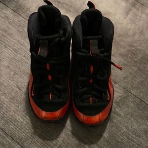 Nike foams, boys classics.